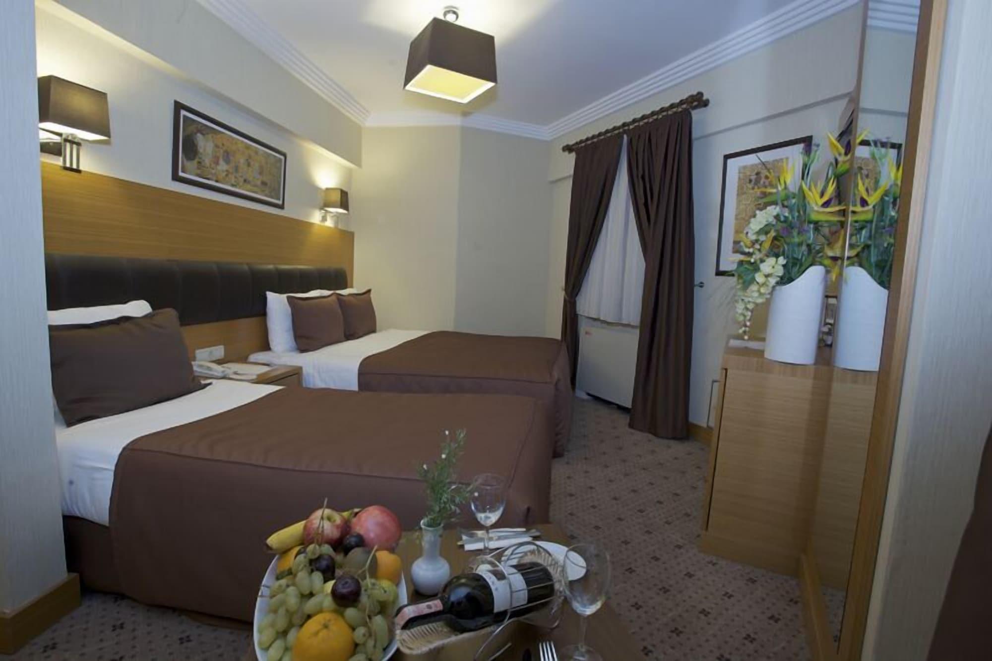Mirilayon Hotel - Old Town Istanbul Exterior photo